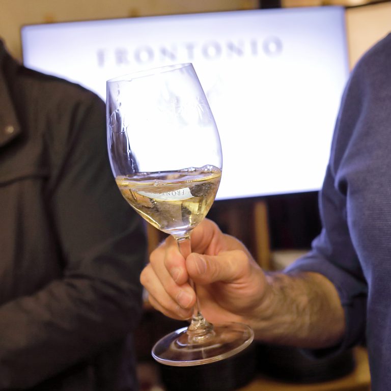 Cata de blanco