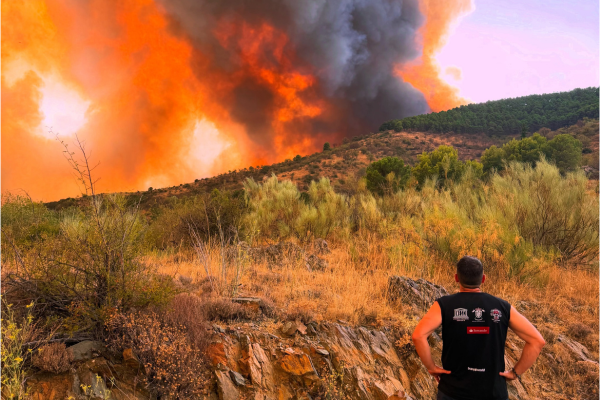 Incendio en la sierra de Alpartir